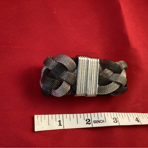 Mesh tricolor metallic bracelet with magnetic closure - Picture 2 of 5